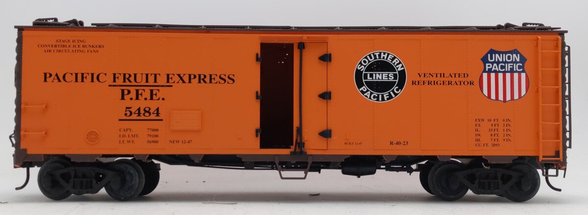 USA Trains 16506 SP/UP Pacific Fruit Express 40' Reefer Car #5484 -Metal Wheels VG
