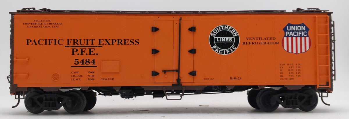 USA Trains 16506 SP/UP Pacific Fruit Express 40' Reefer Car #5484 -Metal Wheels VG