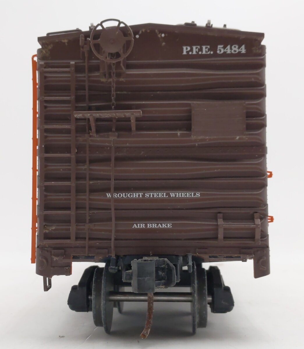 USA Trains 16506 SP/UP Pacific Fruit Express 40' Reefer Car #5484 -Metal Wheels VG