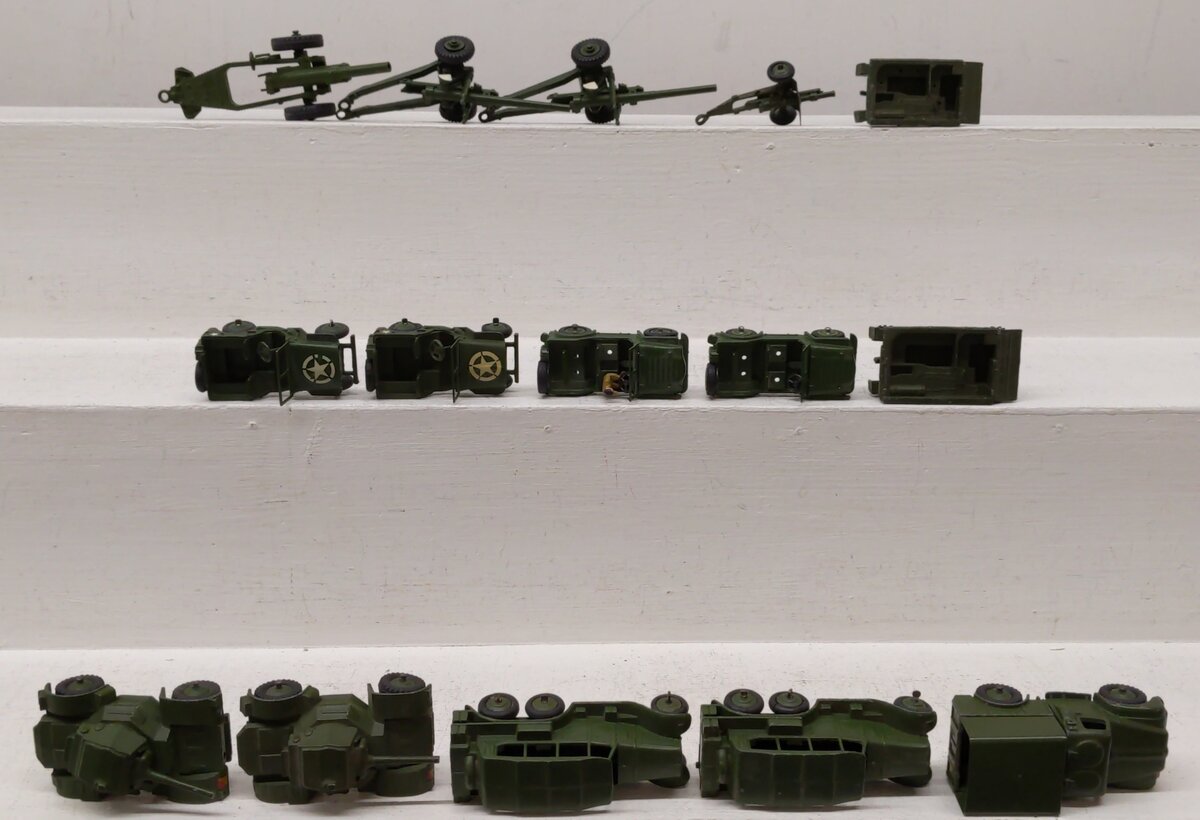 Dinky Toys 1:43 Scale Military Vehicles [15] EX