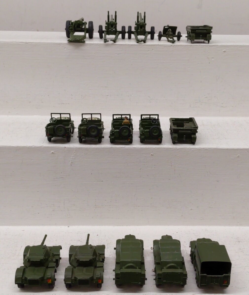 Dinky Toys 1:43 Scale Military Vehicles [15] EX