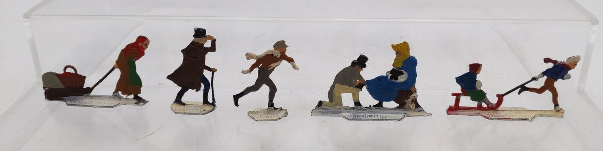 Heinrichsen German Flat Lead Figures [23] EX