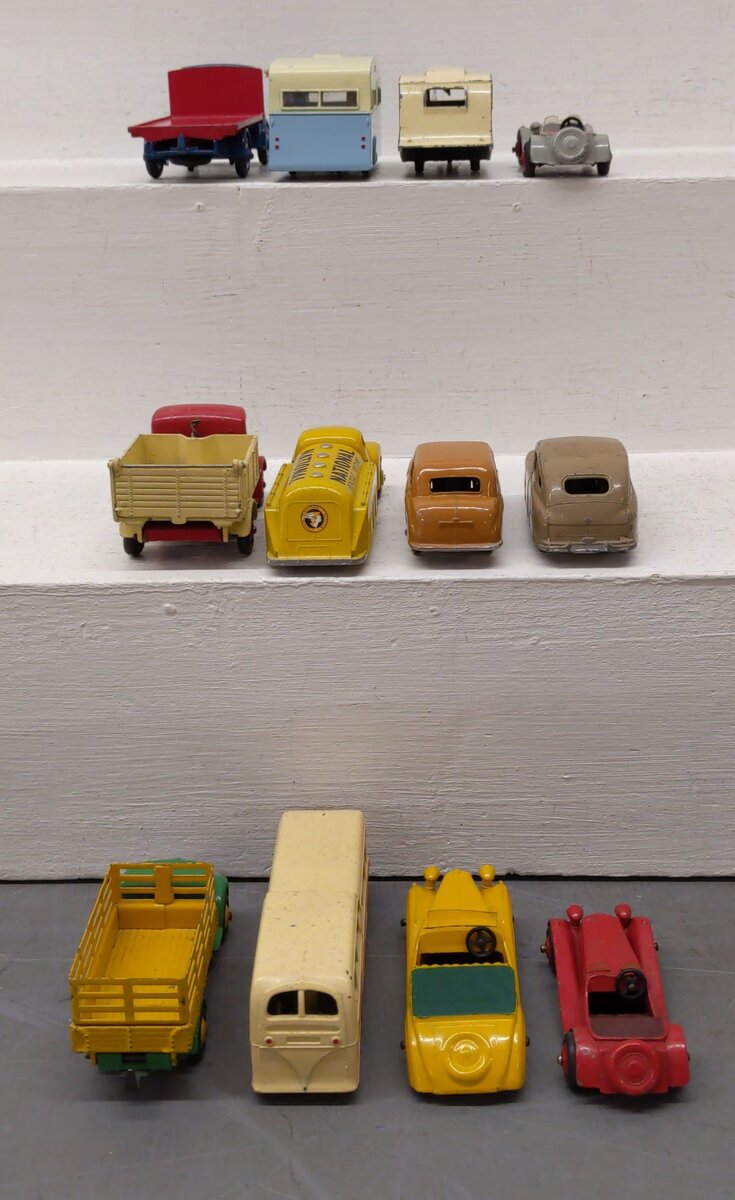 Dinky Toys 1:43 Die-Cast Vehicles [12] VG