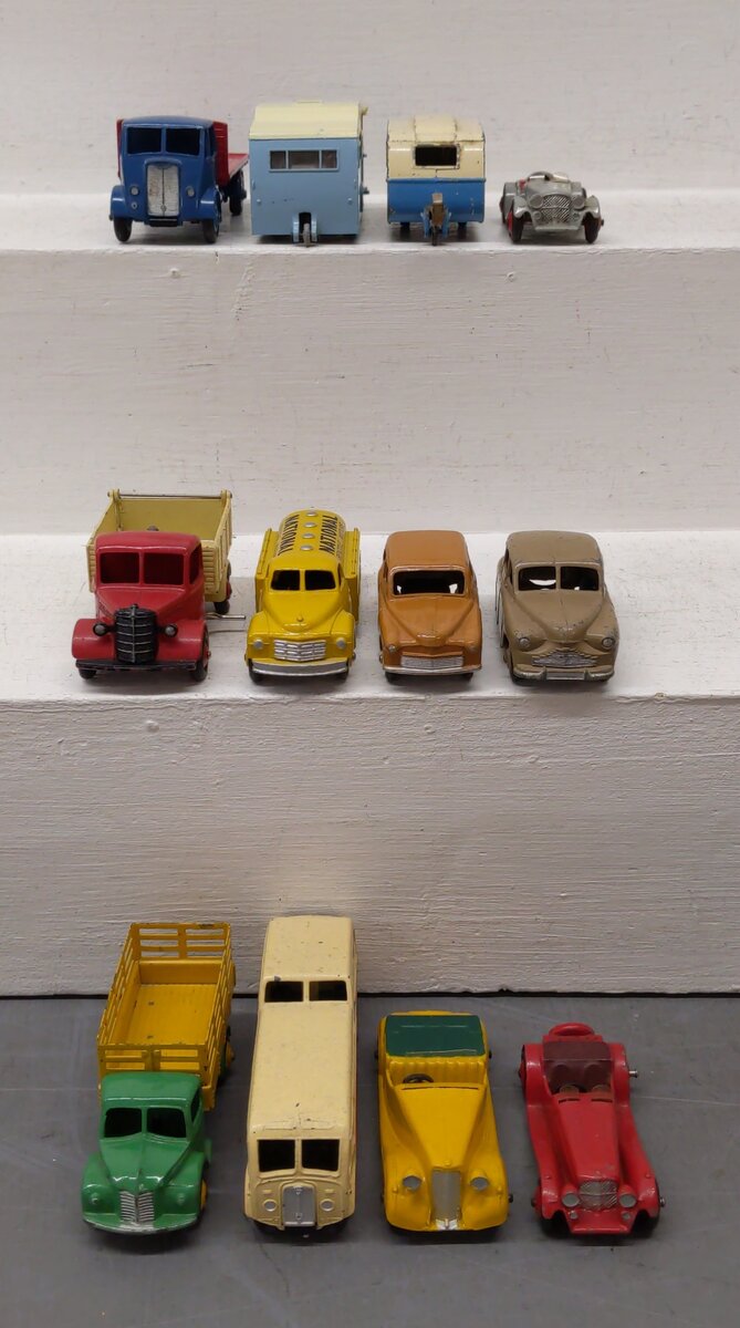 Dinky Toys 1:43 Die-Cast Vehicles [12] VG