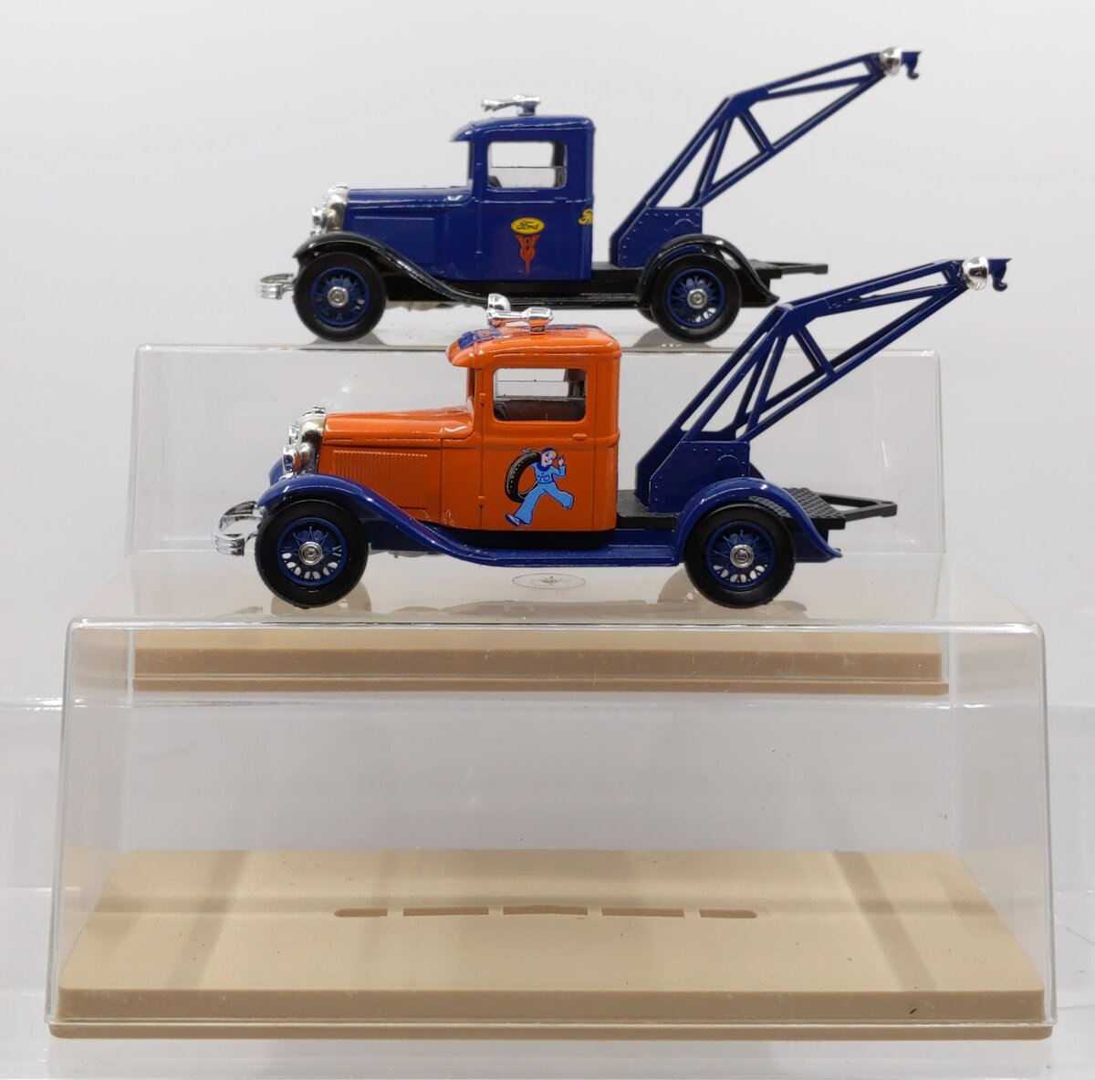 Eligor 1:43 Diecast 1932 Ford Tow Trucks (2) VG