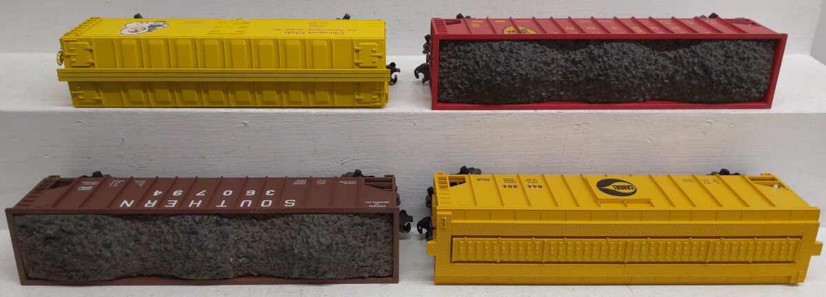 Lionel and Others O Assorted Freight Cars 360794, 121091, 844304, 17127 [4] EX/Box