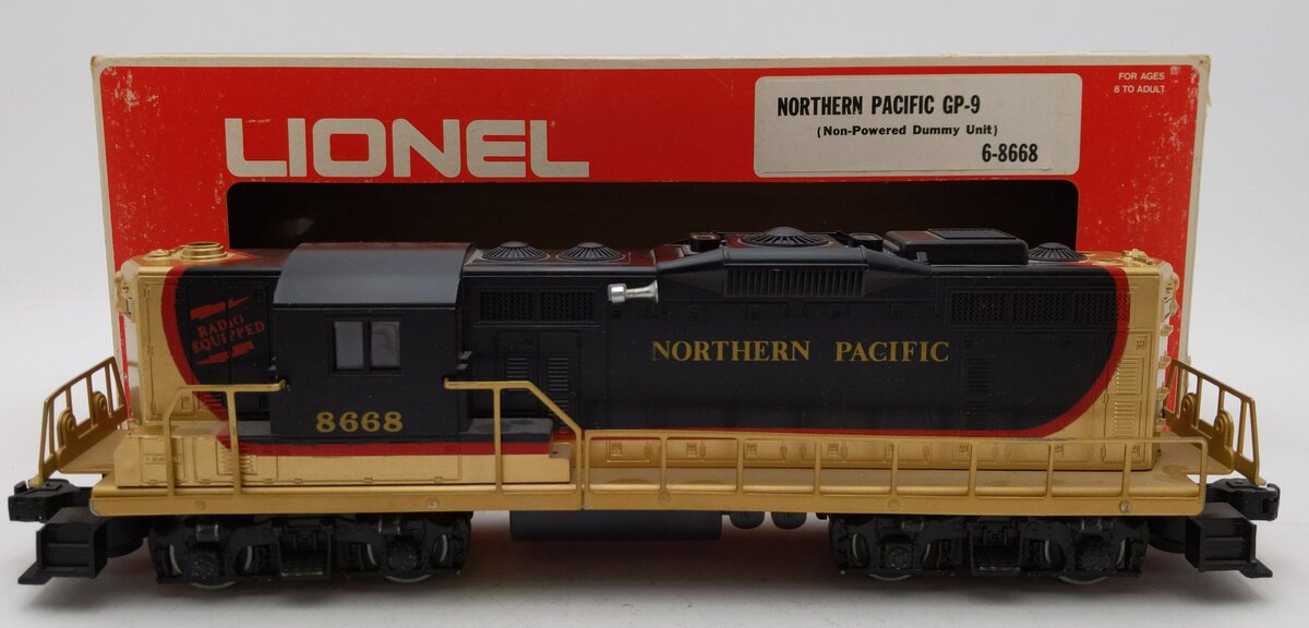 Lionel 6-8668 O Gauge Northern Pacific GP-9 Non-Powered Diesel Locomotive EX/Box