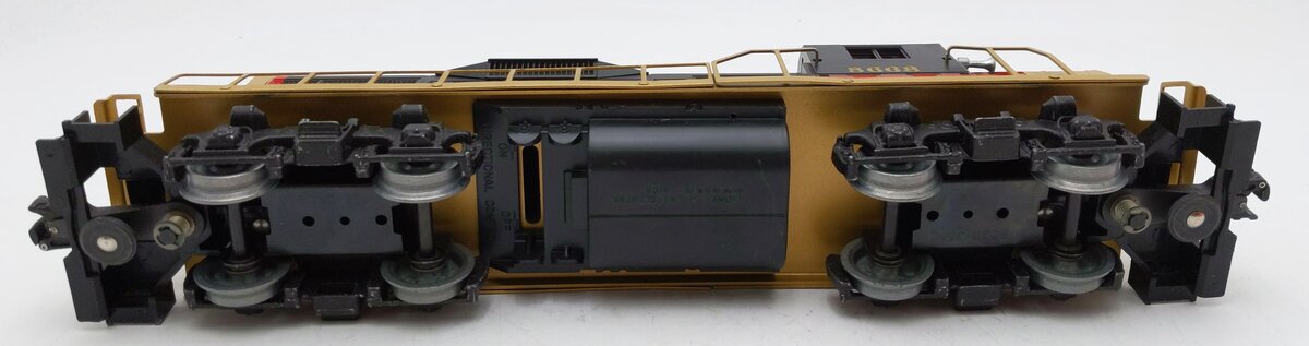 Lionel 6-8668 O Gauge Northern Pacific GP-9 Non-Powered Diesel Locomotive EX/Box