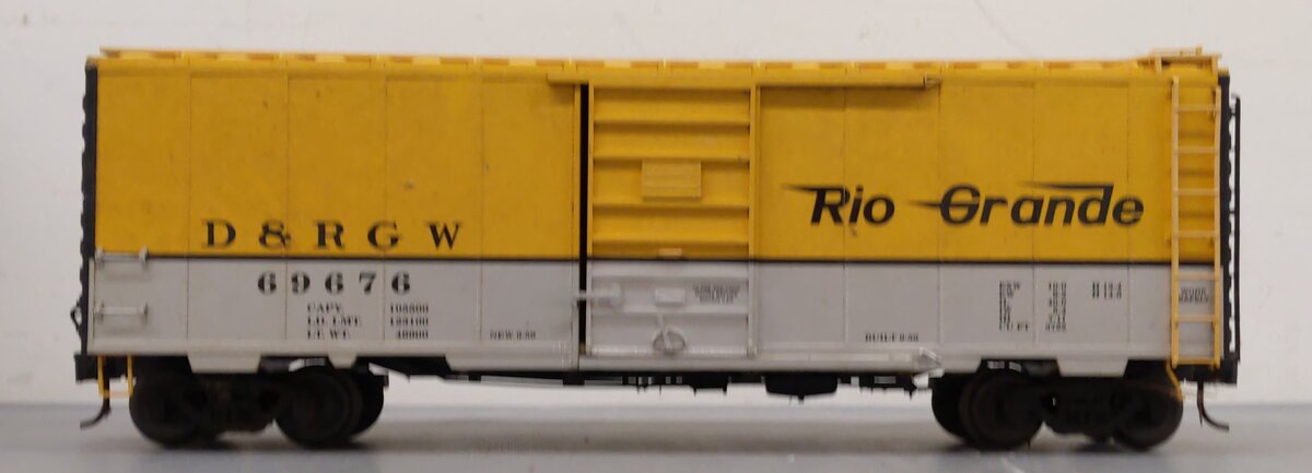 USA Trains R19209A G Rio Grande 40 Ft. PS-1 Steel Box Car #69676 - Metal Wheels VG/Box