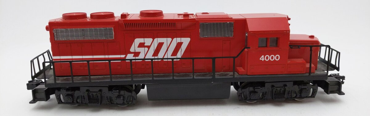 Lionel 6-18825 O Gauge Soo Line GP-38-2 Diesel Locomotive #4000 LN/Box