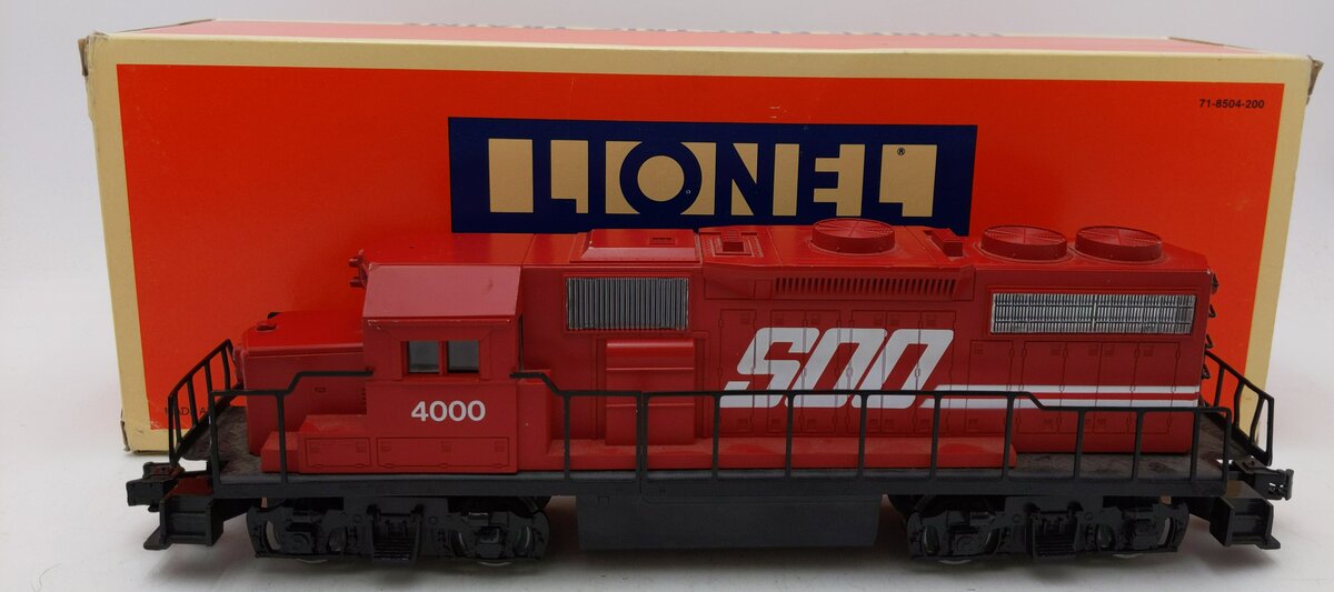 Lionel 6-18825 O Gauge Soo Line GP-38-2 Diesel Locomotive #4000 LN/Box