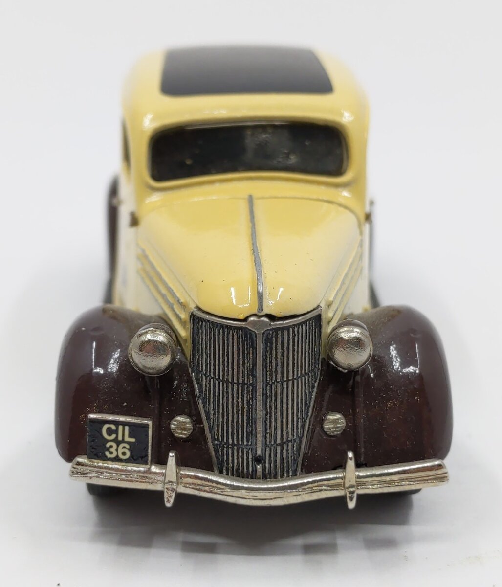 Cilla 1:43 Diecast 1936 Ford V/8 Sedan 
