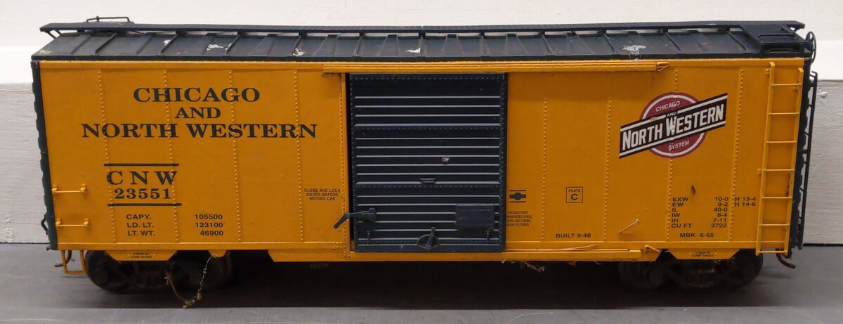 USA Trains 19212C G Chicago & North Western PS-1 Boxcar (Metal Wheels) VG/Box