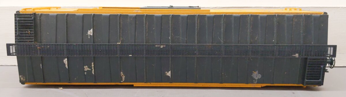 USA Trains 19212C G Chicago & North Western PS-1 Boxcar (Metal Wheels) VG/Box