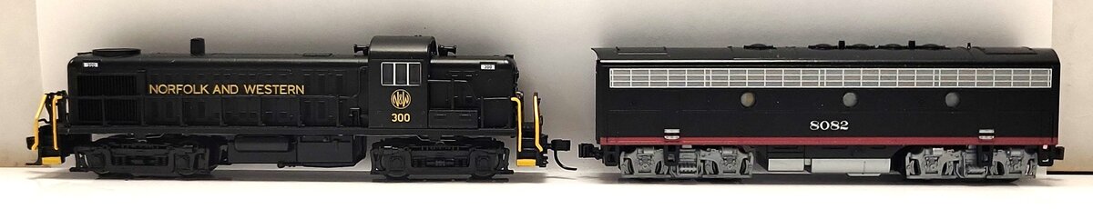 Atlas & Kato N Scale Diesel Locomotives: 300, 8082 [2] EX