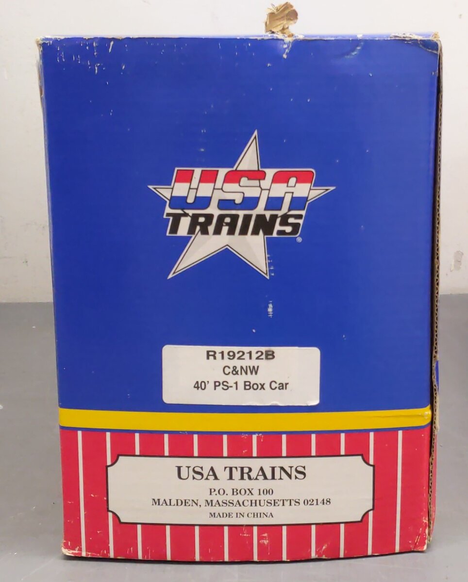 USA Trains R19212B G Chicago & North Western 40 Ft. PS-1 Simulated Steel Box Car VG/Box