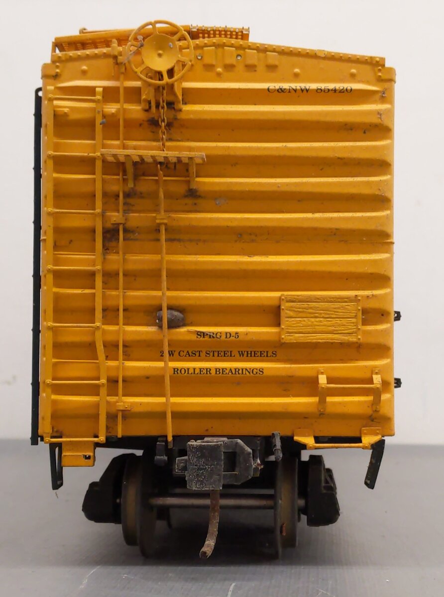 USA Trains R19212B G Chicago & North Western 40 Ft. PS-1 Simulated Steel Box Car VG/Box