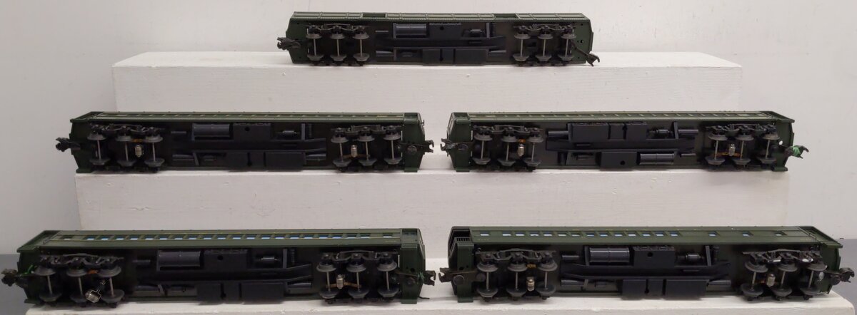 Williams 2402 O Gauge Santa Fe Madison 5-Car Passenger Set EX/Box