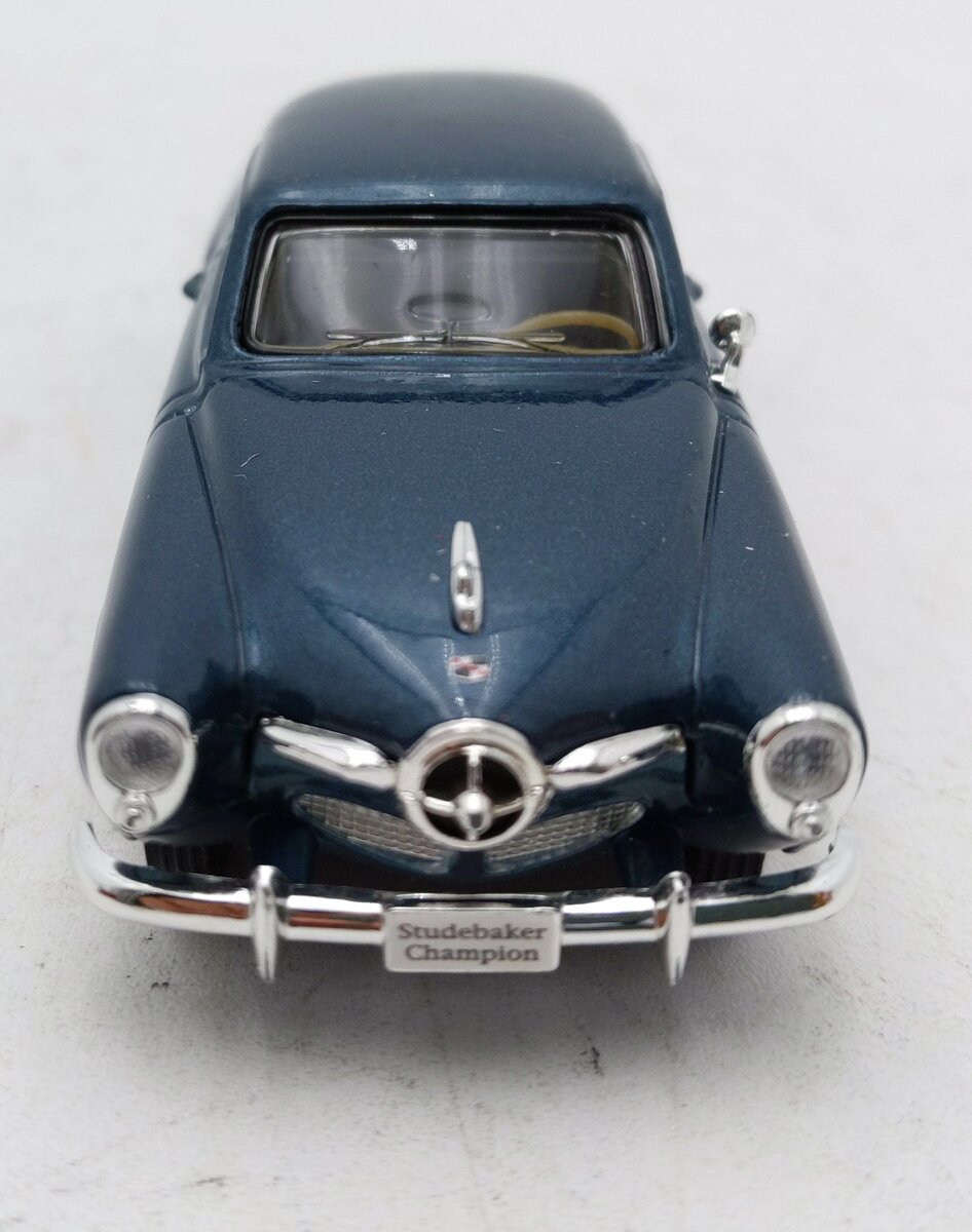 Road Signature 94249 1:43 1950 Dark Blue Studebaker Champion LN/Box