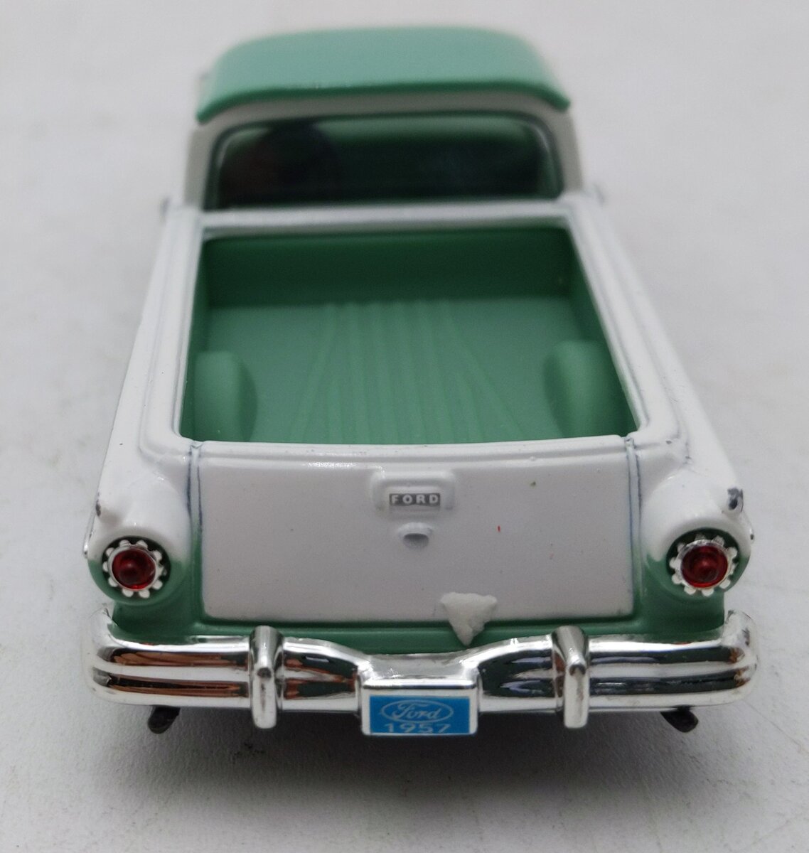 Road Signature 94243 1:43 Die Cast Mint Green & White 1957 Ford Ranchero LN/Box