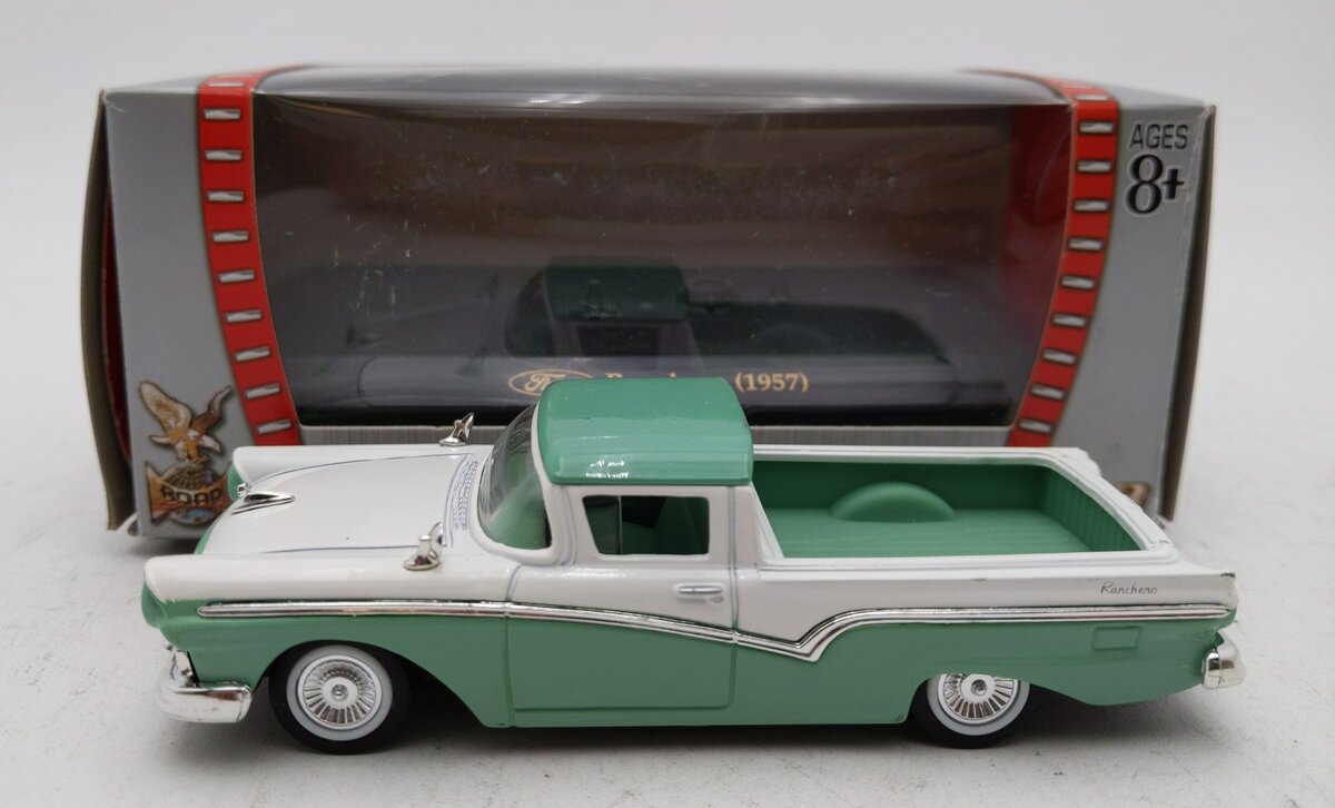 Road Signature 94243 1:43 Die Cast Mint Green & White 1957 Ford Ranchero LN/Box