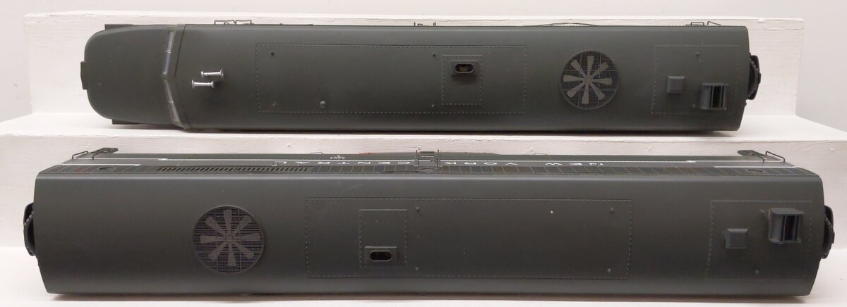 USA Trains R22502 G Scale NYC Alco PA-1/B-1 Diesel Locomotive Set #4202/4303 VG