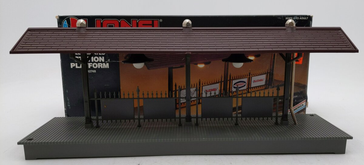Lionel 6-12748 O/027 Illuminated Station Platform EX/Box