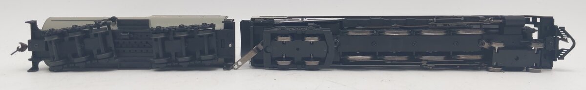 Bachmann 806 HO Union Pacific 4-8-4 Overland Steam Locomotive & Tender #806 EX