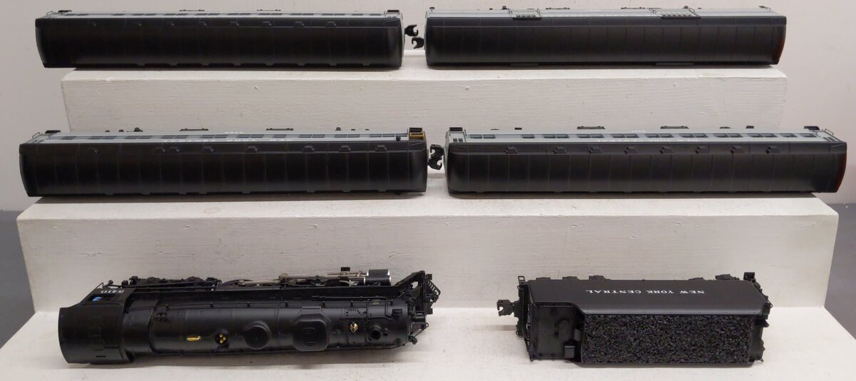 Lionel 1922050 O Gauge NYC Pacemaker Steam Passenger Car Set with LCS (Set of 5) EX/Box