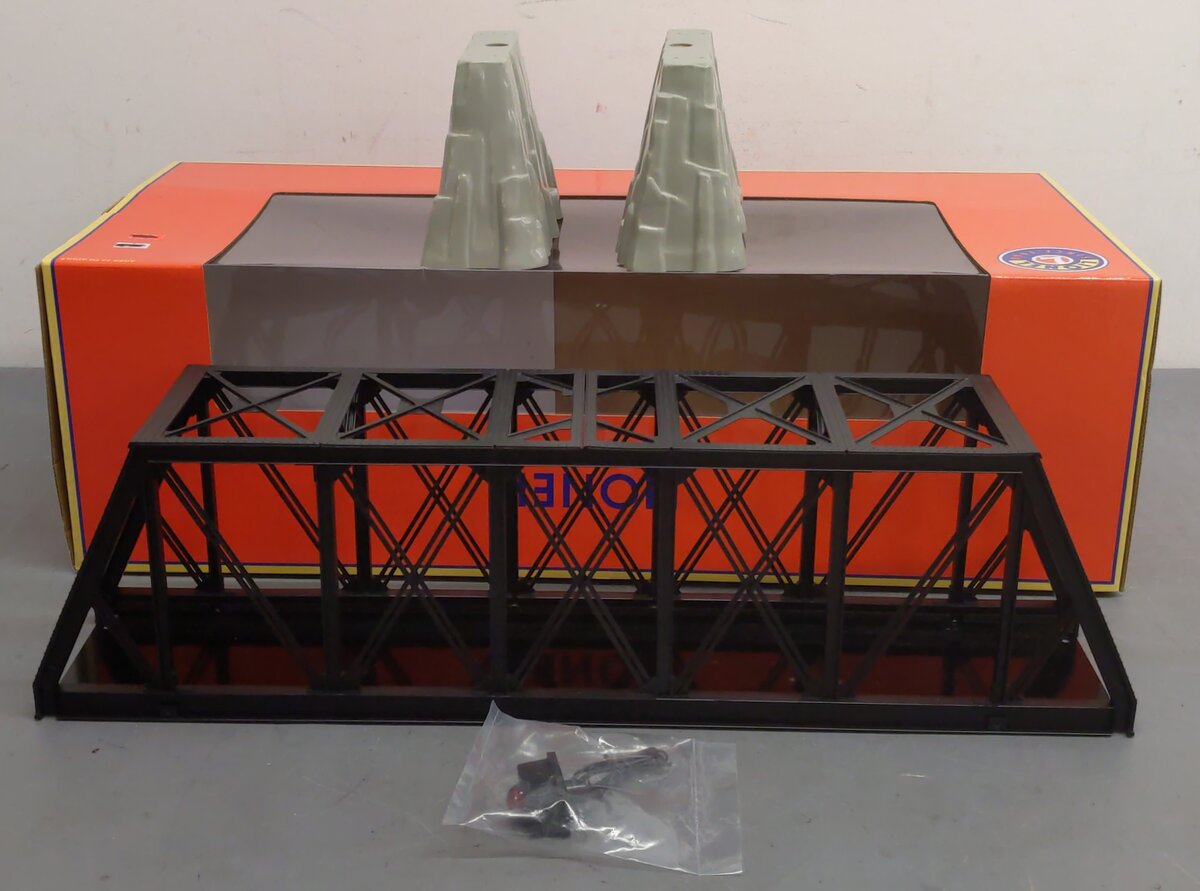 Lionel 6-12772 O Gauge Black Truss Bridge with Flasher and Piers EX/Box