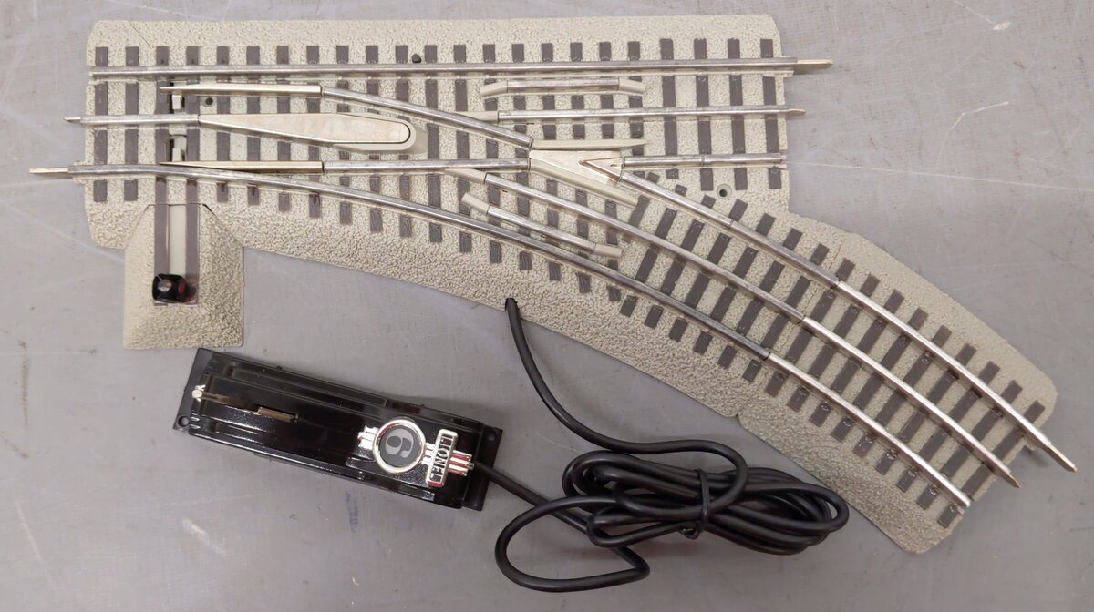 Lionel 6-81946 O-36 Remote Right Hand FasTrack Command Switch Turnout EX/Box