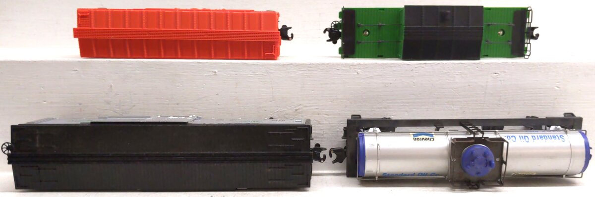 Lionel Assorted O Gauge Freight Cars: 5716, 9153, 9040, 6427 [4] VG/Box