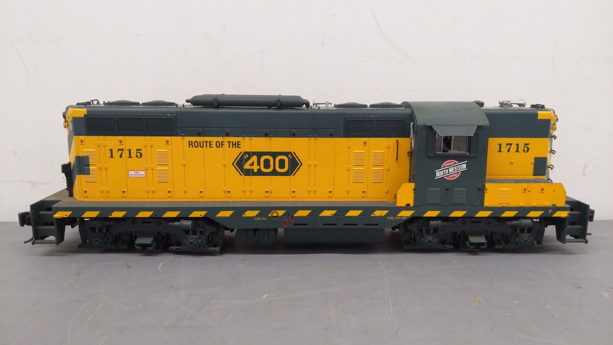 USA Trains 22104 G Chicago & North Western GP-7 Diesel Locomotive #1715 EX/Box
