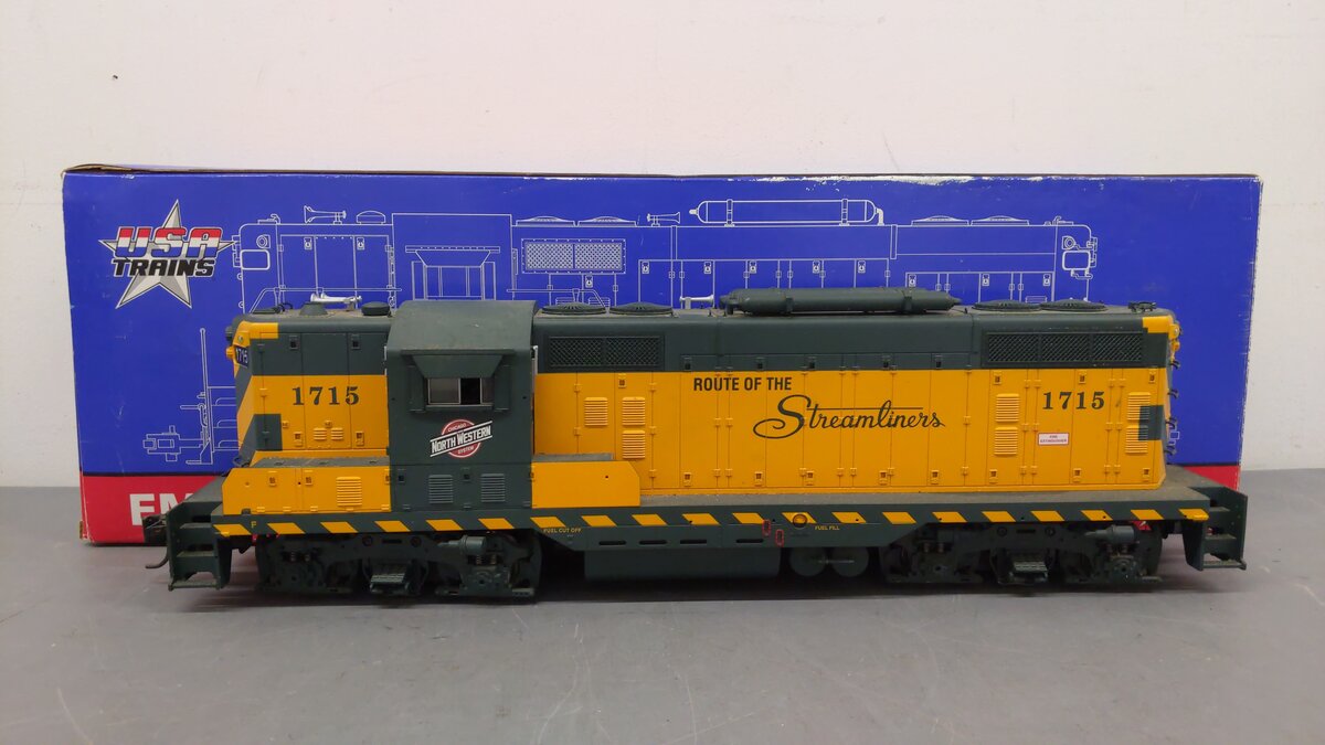 USA Trains 22104 G Chicago & North Western GP-7 Diesel Locomotive #1715 EX/Box