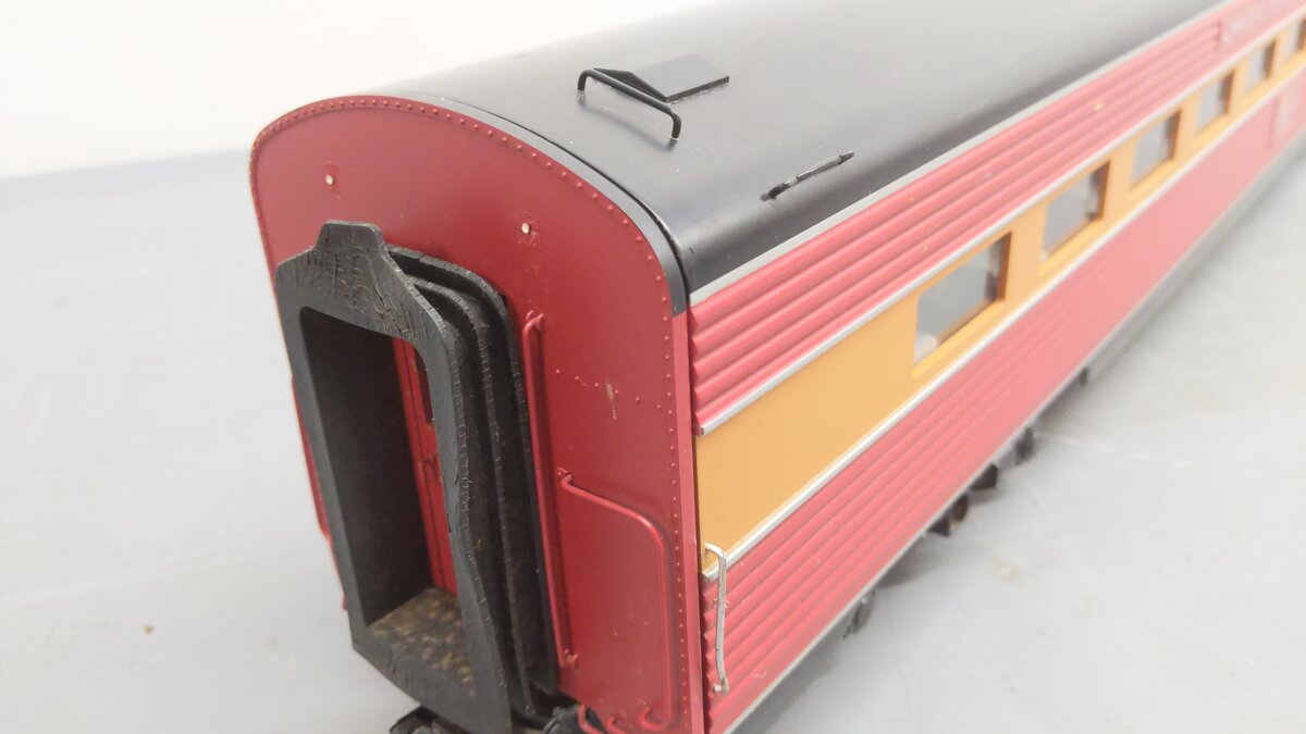 USA Trains 31093 G Southern Pacific Daylight Diner Car - Metal Wheels VG