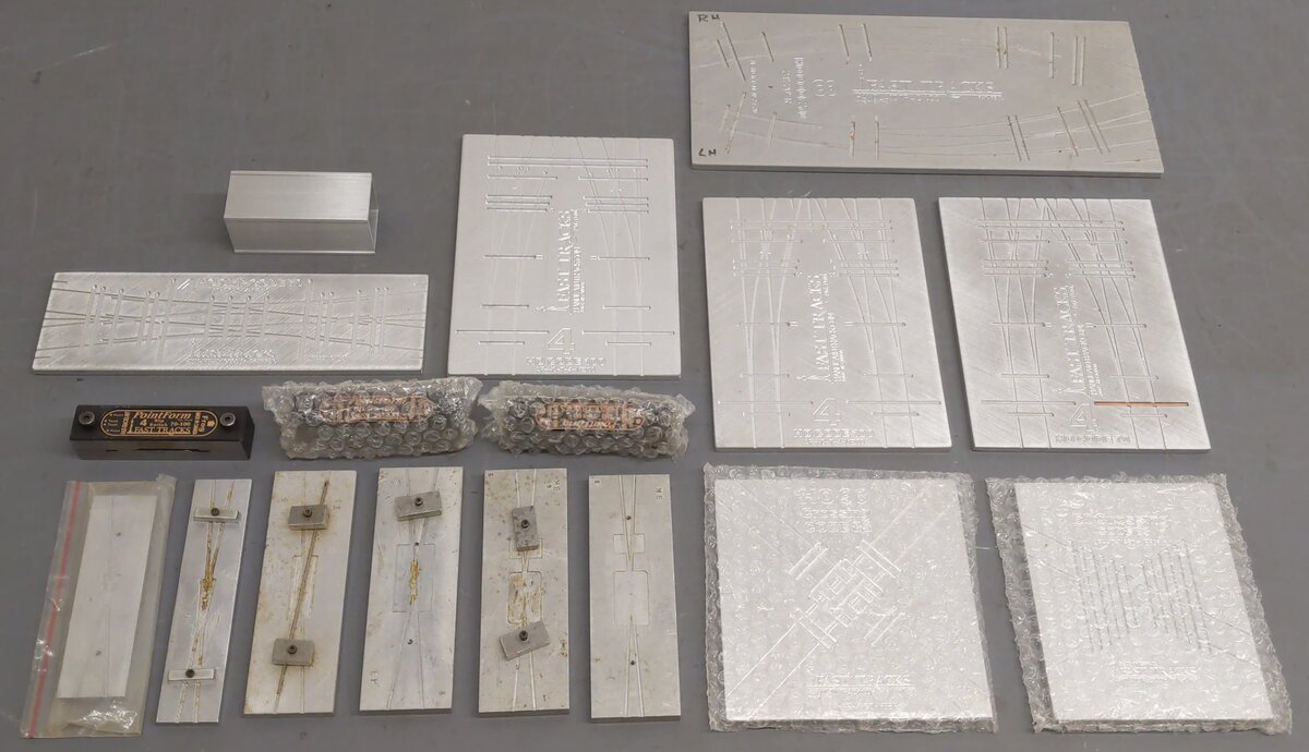 Fast Tracks Assorted HO Assembly Fixtures & Tools [17] VG
