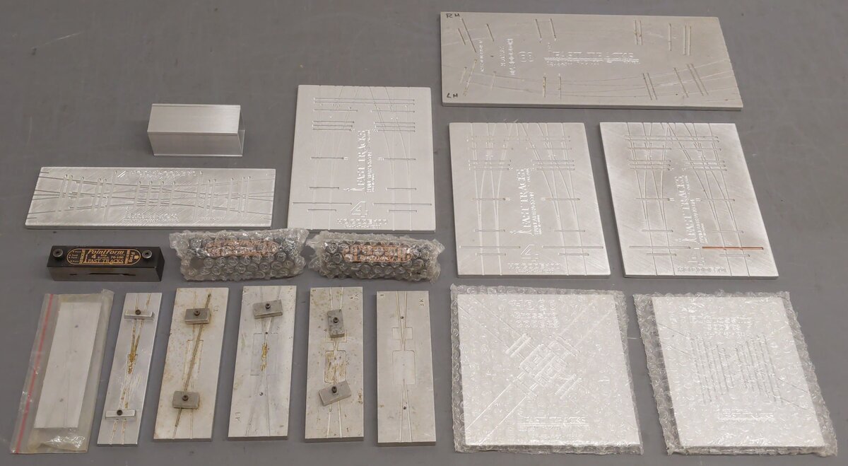 Fast Tracks Assorted HO Assembly Fixtures & Tools [17] VG