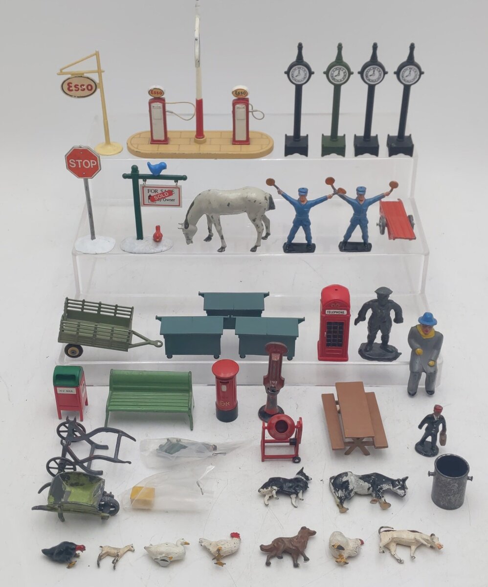 Dept 56 & Other Metal & Porcelain Accessories [42] VG