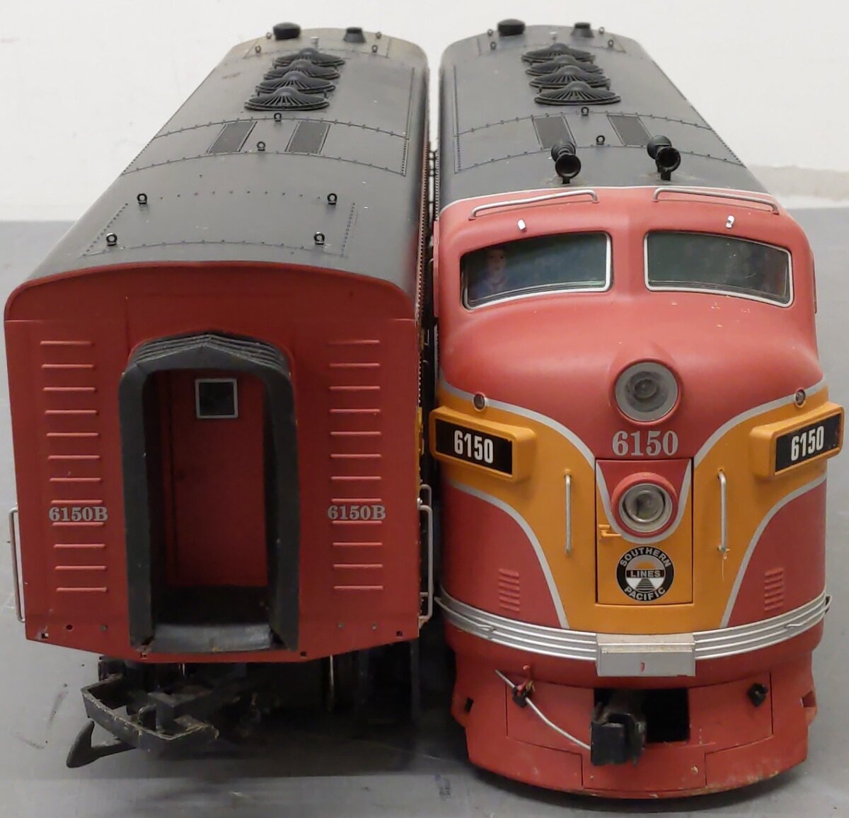 USA Trains R22270 G Scale Southern Pacific EMD F3AB Diesel Locomotive Set #6150/Box