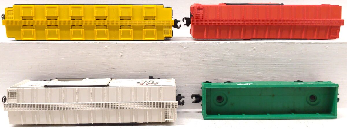 Lionel Assorted O Gauge Freight Cars: 9200, 6464, 9114, 9033 [4] VG