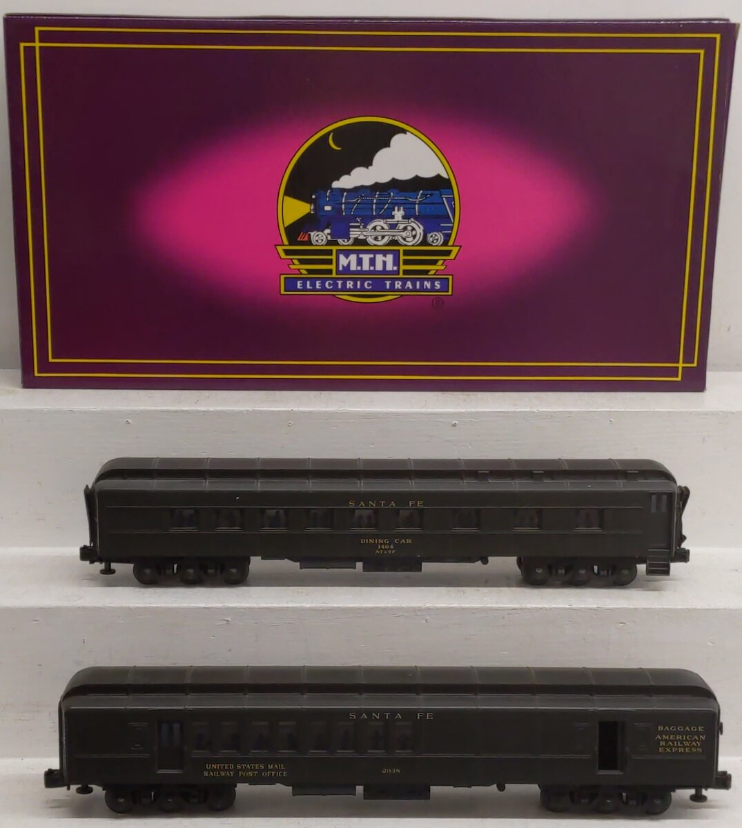 MTH 20-4107 O Santa Fe 70' Madison Combine/Diner Passenger Car Set (Set of 2) VG/Box
