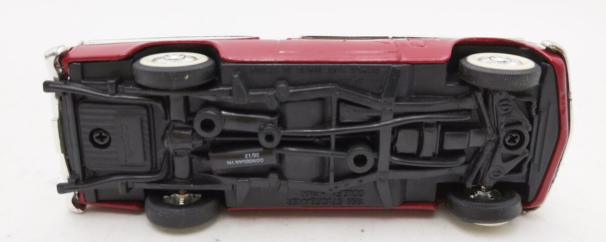 Road Signature 94254 Red 1:43 Diecast 1958 Studebaker Golden Hawk LN/Box