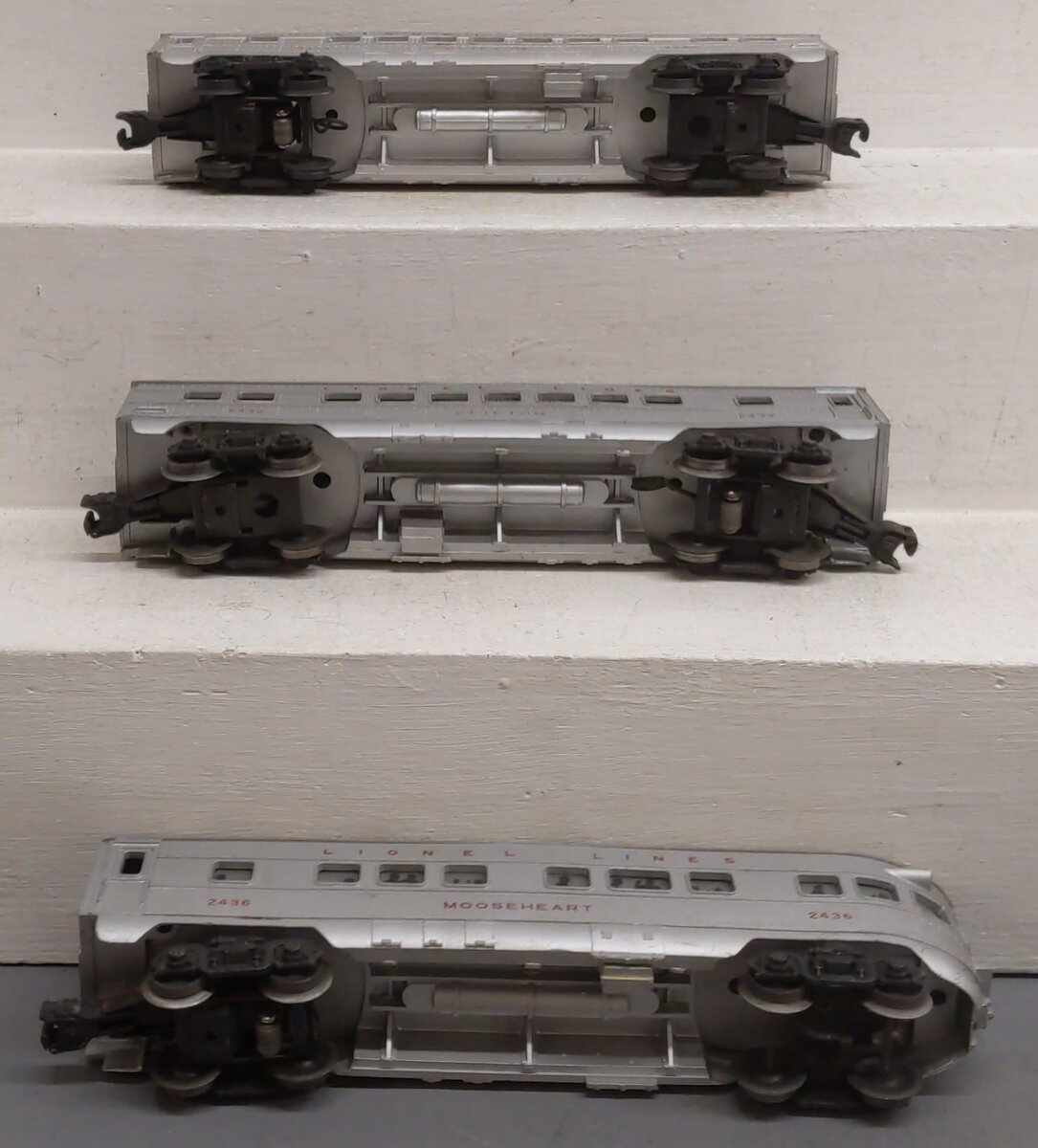Lionel Vintage O Lionel Lines Illuminated Passenger Cars #2432,2436,2432 [3] VG