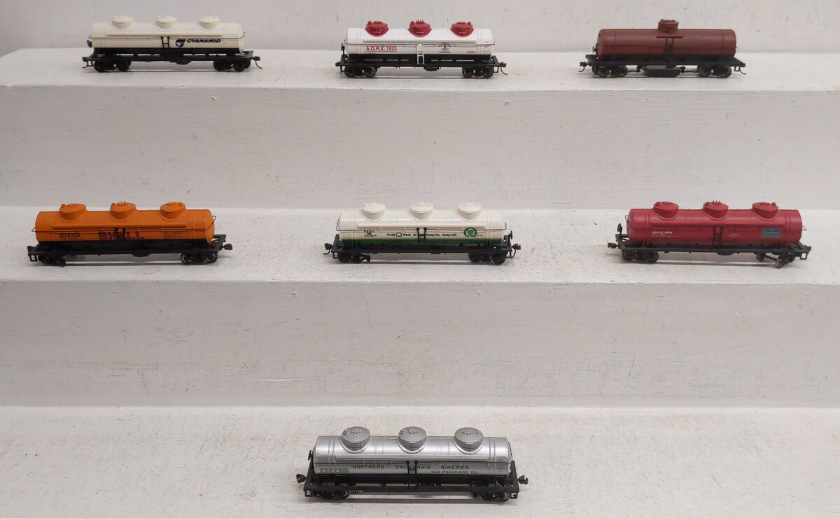Bachmann HO Gauge Assorted Tank Cars [7] EX