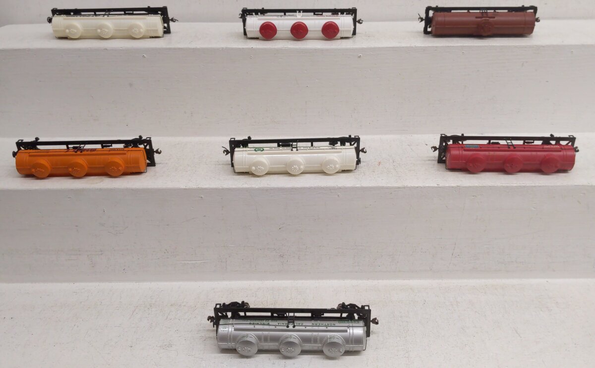 Bachmann HO Gauge Assorted Tank Cars [7] EX
