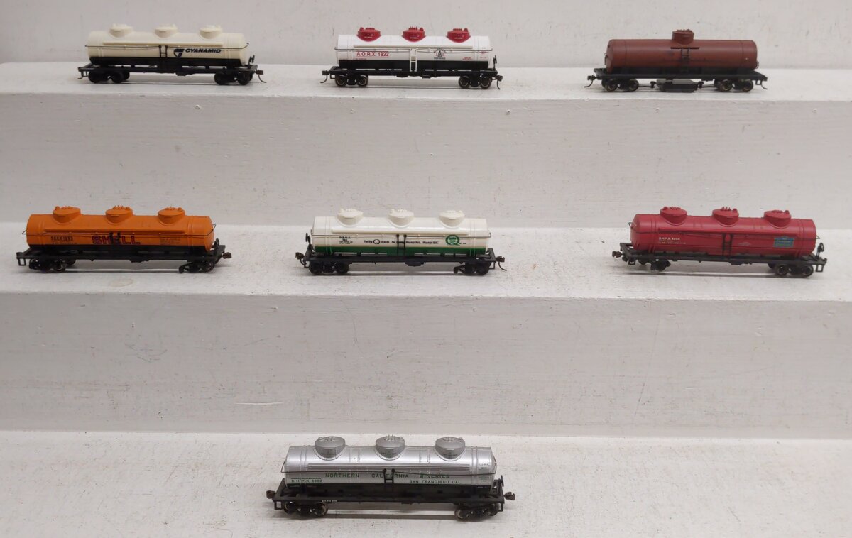 Bachmann HO Gauge Assorted Tank Cars [7] EX