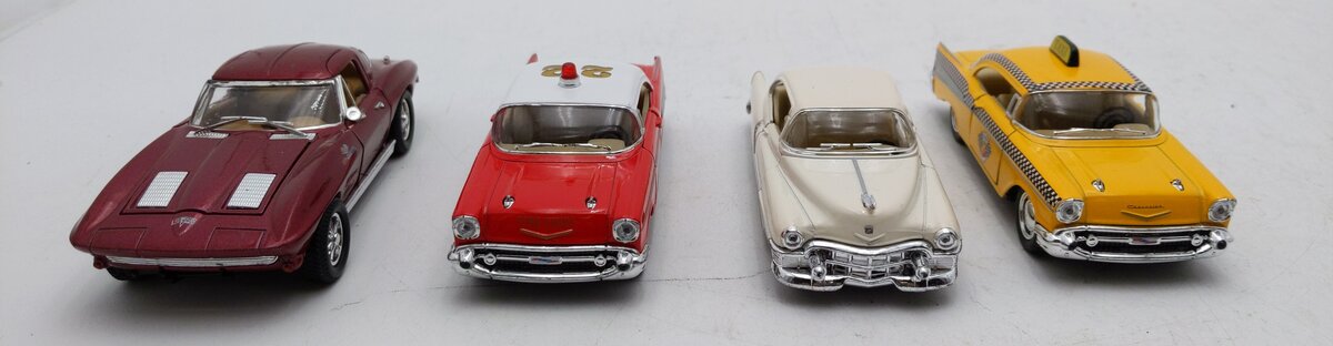 Kinsmart & Other Assorted O Gauge Assorted Cars [4] EX