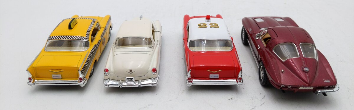 Kinsmart & Other Assorted O Gauge Assorted Cars [4] EX
