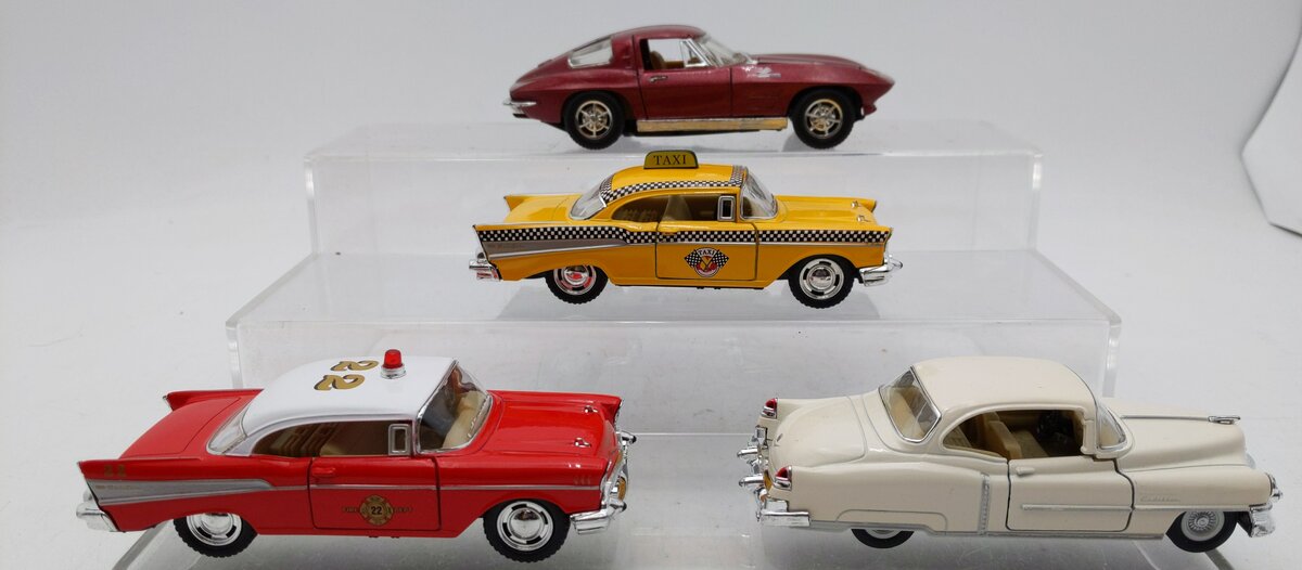 Kinsmart & Other Assorted O Gauge Assorted Cars [4] EX