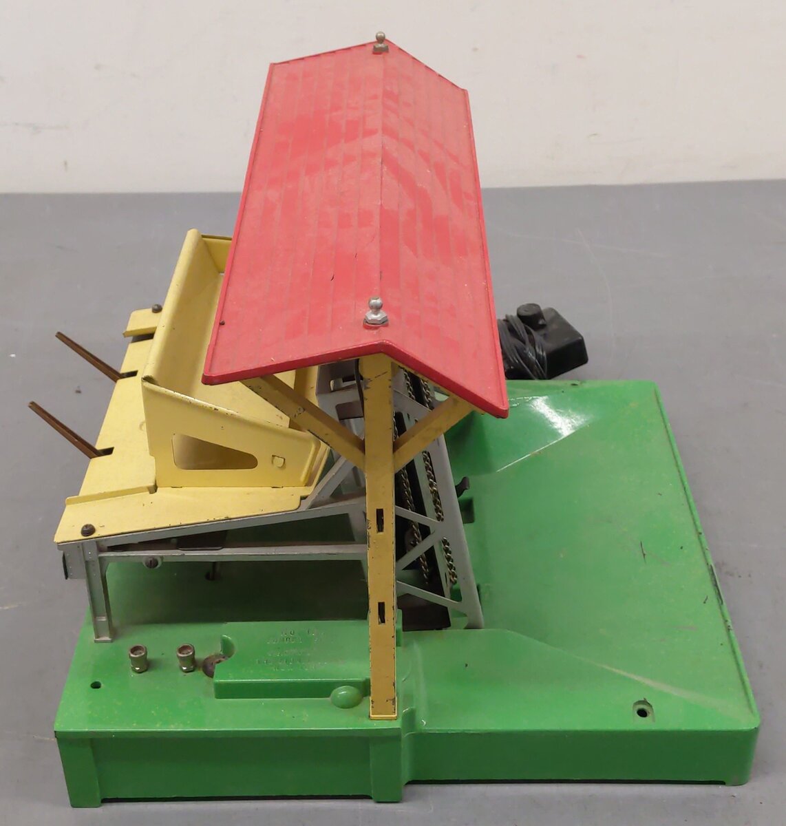 Lionel 164 Vintage O Operating Lumber Loader